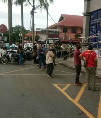 13 inanam ibu pejabat dewan bandaraya kota kinabalu jabatan kebersihan dan persekitaran tingkat 1, no. Foto Kwsp Seluruh Negara Sesak Diserbu Orang Ramai