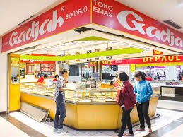 Toko emas terbesar, tersedia macam2 perihasan mulai dari bayi sampai dewasa.bisa ditukar tambah, jual beli dan lain sebagainya. 3 Keuntungan Investasi Emas Ini Selalu Menjadi Favorit Semua Masyarakat