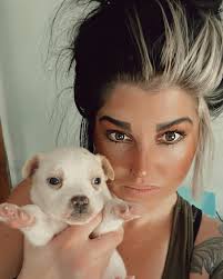 Best boy protects mommy from wildlife