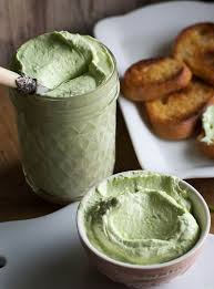 Barlauch Schafskase Dip Und Aufstrich Mit Und Ohne Thermomix Knoblauch Dip Schafskase Dip Lebensmittel Essen