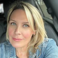 Jodie Jameson (@MsJodyJameson)