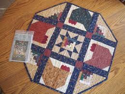 The Chicken Table Topper Table Topper Patterns Table Toppers Quilted Table Runners