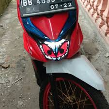 Yakni dengan memberikan relay tambahan ingat, yang kita lakukan dibawah adalah memaksimalkan intensitas cahaya lampu standar baik jenis bulb (bolam) atau led yang tidak melebihi batas intensitas yang. Stiker Sticker Lampu Depan Honda Beat New Beat Street Dan Beat Fi Shopee Indonesia