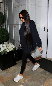 Celebrity Style Kim Kardashian Street Styles Glamsugar Com Total Black Look By Kim Kardashian Casual Outfit Celebrity Style Casual Kim Kardashian Outfits