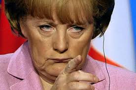 Döner Kesme Tutkusuna Karşı Koymayıp Bunu Bir Ritüel Haline Getiren Angela  Merkel