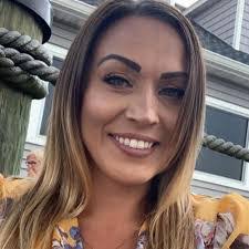 Melissa Kozlowski's Instagram, Twitter & Facebook