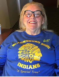 Robin Beebe's Instagram, Twitter & Facebook