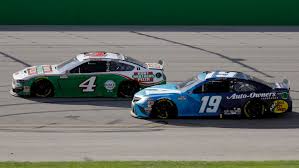 Active nascar drivers' heights vary from 5'6 (mark martin and john andrettie) to michael waltrip at a whoppin' 6'5. Eight Drivers Will Compete For Four Nascar Championship Round Spots