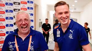 In ballad style (lento lugubre). Sannheten Om Alnes Ekstreme Latter Youtube