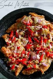 Rasanya yang gurih dan sambal pedas dengan berbagai level yang ditawarkan selalu menggugah selera siapa pun yang menyantapnya. Pin Di Ayam Geprek