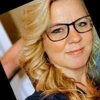 Robin Moats's Instagram, Twitter & Facebook