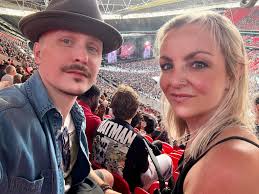 Here we are folks! All loaded in and ready to play some music for the folks  of Emsworth. It's a hot one…seriously hot 🔥 Looking forward to it 😘