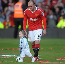 Wayne Rooney And His Son I Am Crying This Is Precious Soccer Baby Wayne Rooney Man Utd Squad