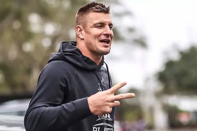 Rob Gronkowski brings Jerry Jones down to earth with a dose of reality that  will anger him after signing George Pickens | MARCA