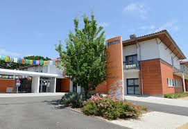 Compromis signé pour cette petite maisonnette sur 567 m² de terrain qui va bientôt reprendre vie dans les mains de nos jeunes. Ehpad La Chenaie Saint Vincent De Tyrosse