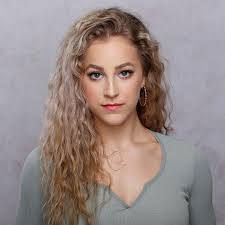 Ella Harding's Instagram, Twitter & Facebook