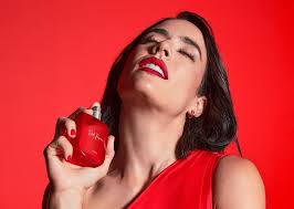 Descubre el nuevo perfume que realza el poder de ser mujer