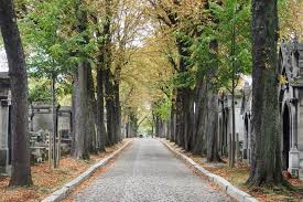 With more than 3.5 million visitors annually, it is the most visited necro. La Petite Histoire Du Pere Lachaise Paris Zigzag Insolite Secret