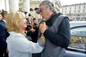 Info su maurizio mattioli biografia filmografia discografia video foto citazioni curiosità frasi celebri news carriera. I Funerali Di Remo Remotti Artista E Romano Vero