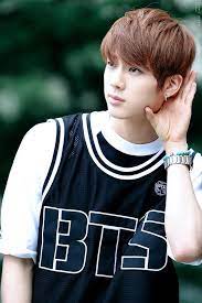 Jin hat an einigen bts songs mitgeschrieben, darunter 흥탄 . Login On Twitter Bts Jin Kim Seokjin Seokjin