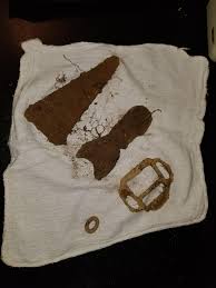 In this guide you will learn everything you need to know about how choose the best metal detector for a beginner, types of metal detectors available, the best metal detectors for kids and adults. Can Anyone Tell Me What These Are First Time Metal Detecting I M Assuming Far Left Is A Wedge For Splitting Logs And The Buckle Is Maybe From A Saddle Not Sure What