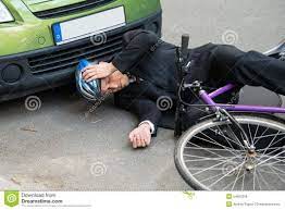 Aux environs de 9 heures ce matin, alors que le vélo circulait au niveau de l'échangeur de génipa, il a été fauché par une voiture à l'arrière. Le Cycliste Tete De Bois Velomaxou