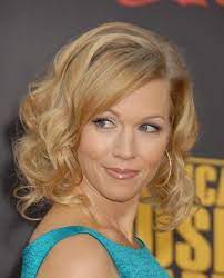 More Hair Medium Length Wavy Hair Medium Hair Styles Medium Length Hair Styles