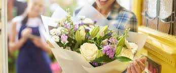 The average cost for a bouquet of birthday flowers is $50, and funeral wreaths and arrangements for services. Cheap Flower Delivery Prices Teleflora Vs 1800flowers Vs Proflowers Vs Ftd Cheapism Com