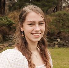 Callie Simon's Instagram, Twitter & Facebook