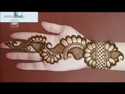 Most Beautiful Stylish And Easy Mehndi Designs For Front Hands And Wrist Simple Henna Designs 20 In 2020 Henna Tattoo Designs Simple Mehndi Designs Feet Mehndi Designs