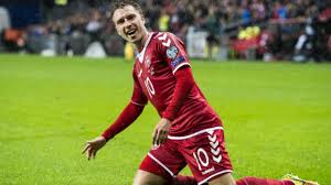 Europei commento in diretta di danimarca v finlandia 12 giugno 2021, comprese tutte le statistiche e gli eventi chiave della partita, aggiornate danimarca v finlandia commento in diretta, 12/06/21. Euro 2020 Ansia E Pausa In Danimarca Finlandia Massaggio Cardiaco Ad Un Giocatore Danese Italia
