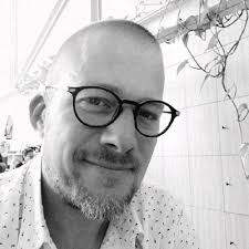 🌊 Ici commence la mer] Pour sensibiliser le public à la pollution des  eaux, la Métropole a posé 17 plaques "Ici commence la mer, ne rien jeter",  près des grilles d'évacuation d'eau,