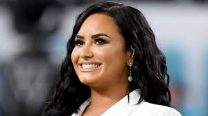 demi lovato goes makeup free to proudly