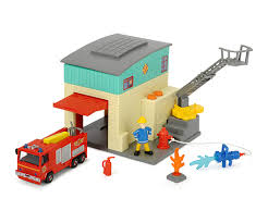 Ils peuvent passer des heures à les observer. Vehicules Firemansam Simbatoys De