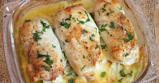 Hoy comparto una forma de cocinar pechuga de pollo jugosa al horno que es perfecta para aprovechar en todo tipo de platos que nos apetezcan. Rollitos De Pollo Rellenos De Jamon Y Queso El Dulce Paladar