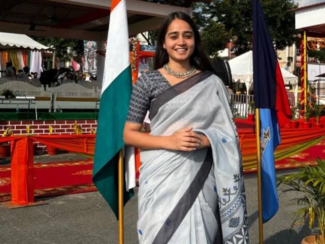 गांव वाले उड़ाते थे मजाक, बिना कोचिंग के UPSC क्रैक कर बनीं सबसे कम उम्र की  महिला IAS, Career Hindi News - Hindustan