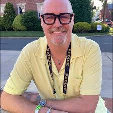 Peter Wortmann's Instagram, Twitter & Facebook