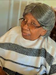 Good morning Friends , I like being Facebook friends with this lady . I  like her character . She shares beautiful messages of love and good  memories from home all the way