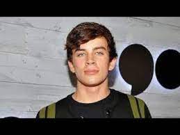 He has two older brothers, will and nash grier. Ptjhjp Thik 0m