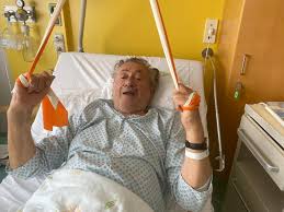 Richard lugner schwer verletzt im spital 14.8.2020 eigentlich sollte es eine tolle premiere in baden richard lugner befindet sich derzeit in einem wiener spital! That S How Long Richard Lugner Has To Stay In The Hospital People Archyde
