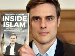 Ocak 2017'de constantin schreiber , tagesschau ve nachtmagazin'in erken ve hafta sonu baskılarını yönettiği. Moscheereport Hier Antwortet Constantin Schreiber Auf Die Kritik An Inside Islam Der Spiegel