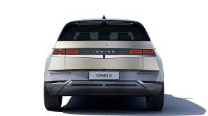 The ioniq 5 is the first member of hyundai's new ioniq ev brand. Ai9nuxjree5nwm