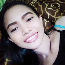 Rosalyn Ruiz's Instagram, Twitter & Facebook