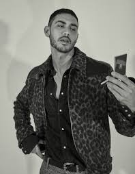 He is known for his work in mexican telenovela atrévete a soñar, beside danna paola and eleazar. Alejandro Speitzer 8 Artist Management