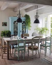 Espero que les sirvan y pueda ayudarlas a decorar sus casas. Atrevete A Decorar Tu Comedor Con Sillas Diferentes Crearas Un Ambiente Unico Repleto De Decoracion De Estilo Rustico Decoracion De Comedor Interiores De Casa