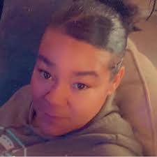 Manda Lynn's Instagram, Twitter & Facebook