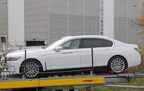 bmw i7 confirmed along with the fate of v 8 and v 12 engines top speed bmw latest cars new bmw