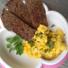 Für babys ein wichtiger meilenstein in ihrer entwicklung. Ruhrei Mit Gebratenem Butterbrot