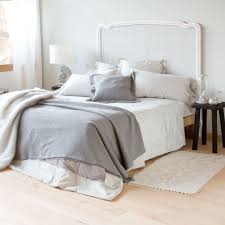Zara home permette agli utenti di acquistare carte regalo, in vari tagli, che possono essere utilizzate sul sito o in negozio, perfette da donare ad amici e parenti che hanno una vera passione per la biancheria e gli oggetti d'arredo della casa. Tagesdecke Und Kissenbezug Aus Baumwolljacquard Mit Paisleymuster Tagesdecken Schlafen Zara Home Deut Stanza Da Letto Zara Home Idee Per Decorare La Casa