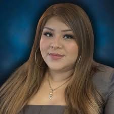 Liz Nava's Instagram, Twitter & Facebook